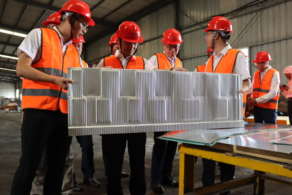 Common roofing lie, Fabcom structural roofing manufacturer