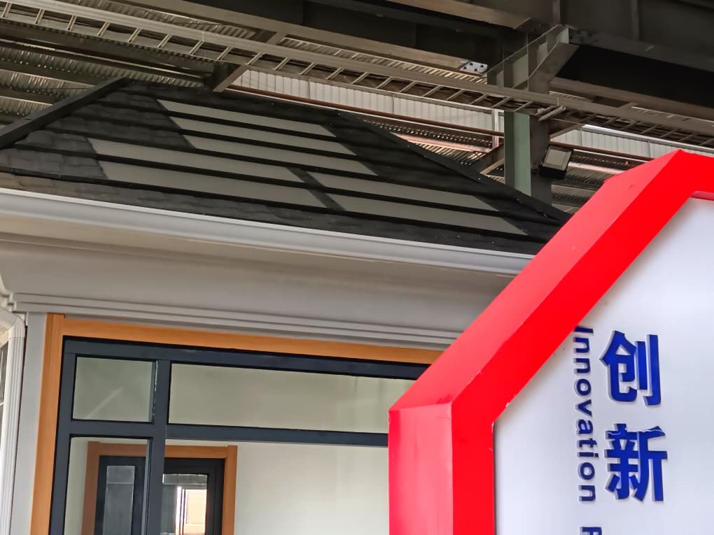 Stone coated roofing tiles Fabcom Structural